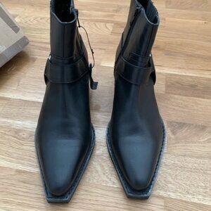 Schuh leather boots